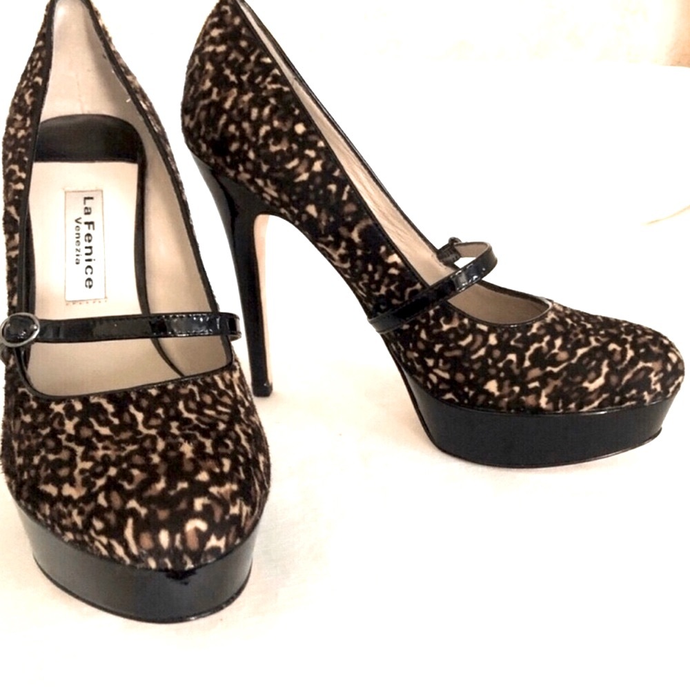 Neiman Marcus Women Pinup Leopard Print Mary Jane Heels IItalian Leather 6.5 NEW